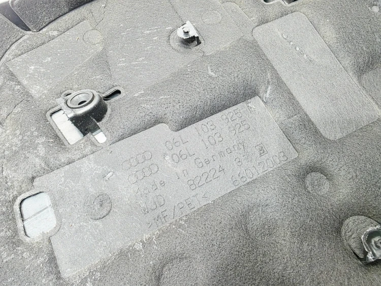 OSŁONA POKRYWA SILNIKA AUDI A4 B9 A5 2.0 TFSI 06L103925M