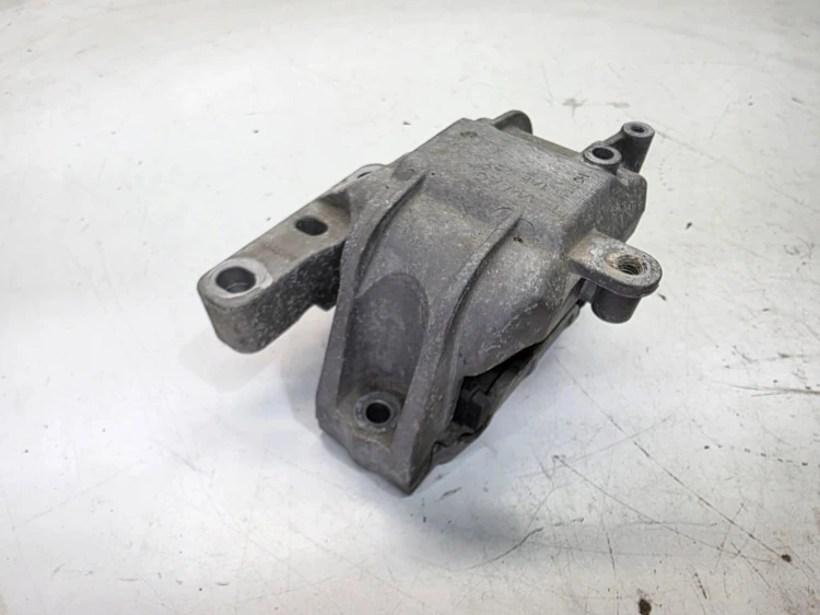 ŁAPA PODUSZKA SILNIKA AUDI VOLKSWAGEN SEAT SKODA 1K0199262CH