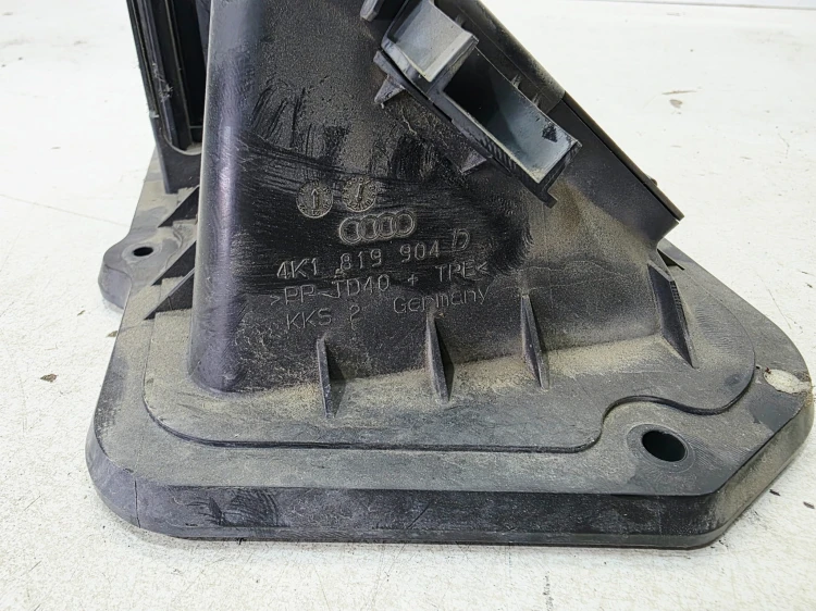 WLOT DOLOT POWIETRZA KRÓCIEC SSĄCY AUDI A6 C8 A7 4K1819904D