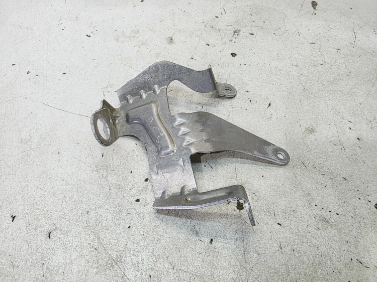 WSPORNIK ZBIORNICZKA WYRÓWNAWCZEGO AUDI A6 C8 A7 4K1121214E