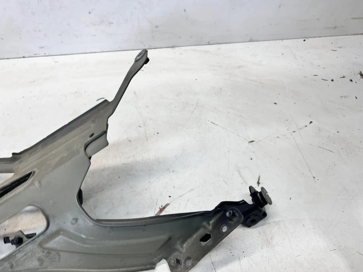 WSPORNIK MOCOWANIE BŁOTNIKA PRAWY PRZÓD AUDI A6 C8 4K0821132