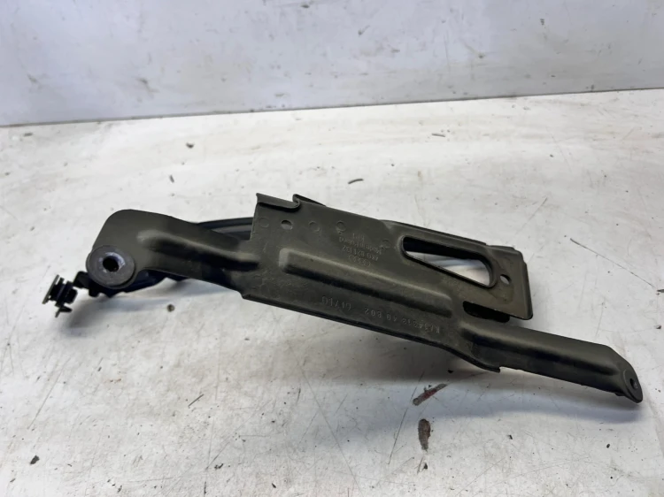 WSPORNIK MOCOWANIE BŁOTNIKA PRAWY PRZÓD AUDI A6 C8 4K0821132