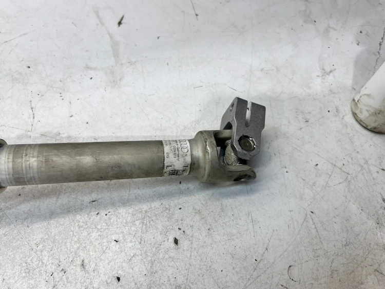 KRZYŻAK DRĄŻEK KOLUMNY KIERWONICZEJ AUDI A6 C8 4K1419753C