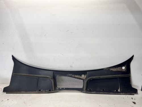 PODSZYBIE PLASTIKOWE AUDI A4 B9 8W1819403 1/26