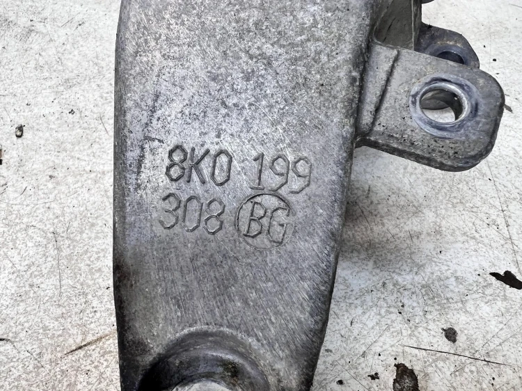 ŁAPA WSPORNIK MOCOWANIE SILNIKA PRAWE AUDI A4 B9 A5 8T Q5 8R 8K0199308BG