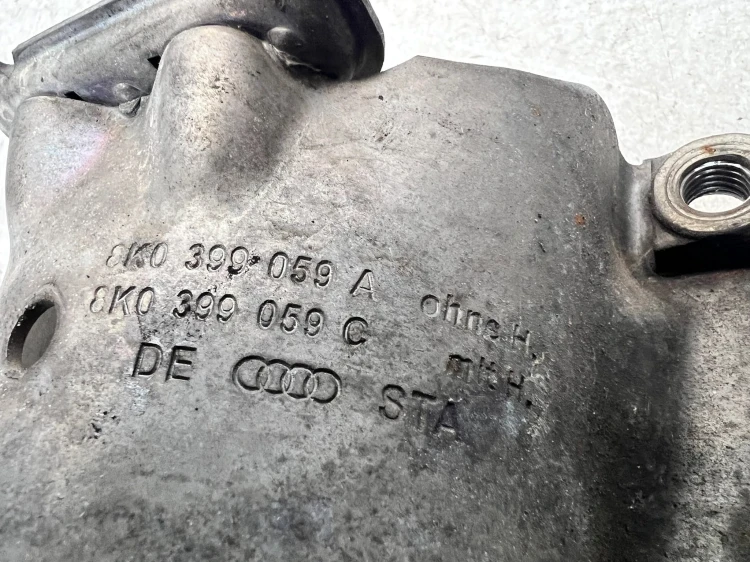 OSŁONA PODUSZKI SILNIKA LEWA AUDI A4 B8 A5 8T Q5 8R 8K0399059C
