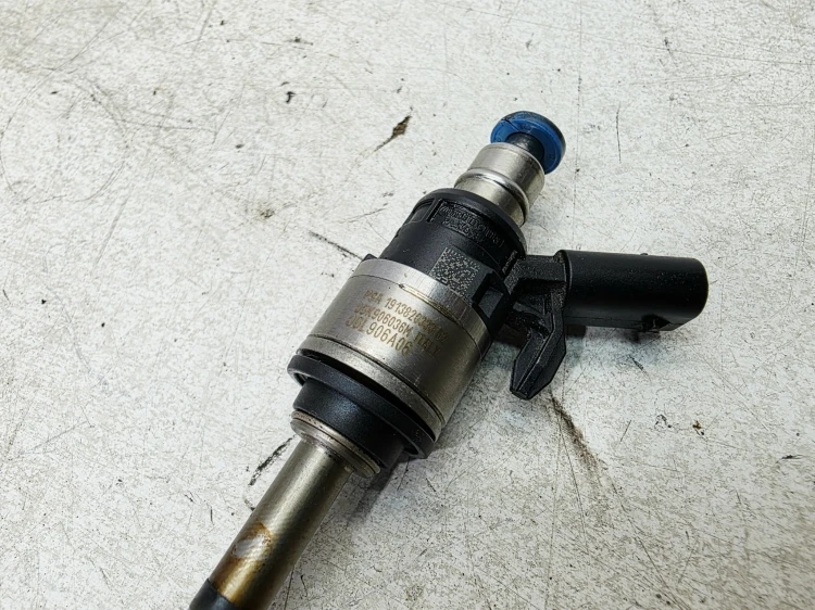 WTRYSKIWACZ WTRYSK PALIWA AUDI VOLKSWAGEN SEAT 2.0 TFSI 06K906036M 06L906A