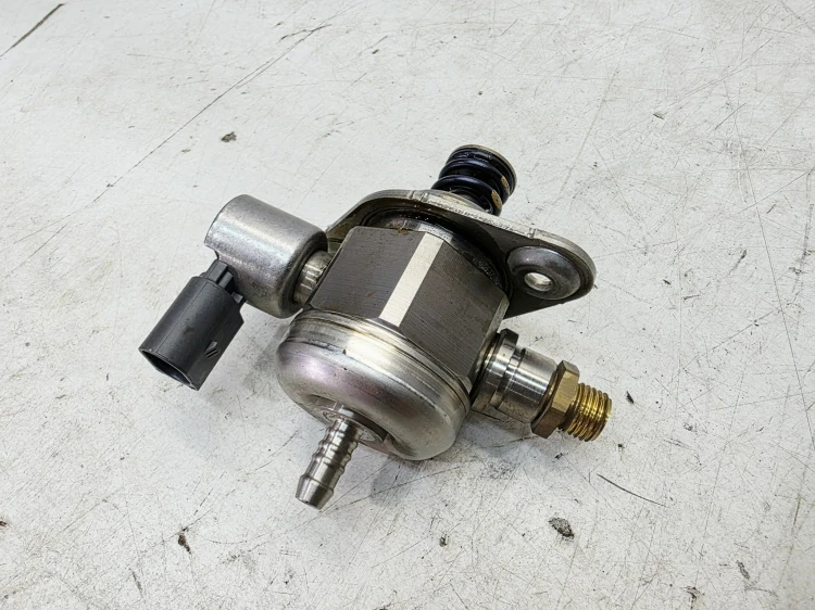 POMPA PALIWA CR AUDI A4 B9 A5 A6 Q5 FY 1.8 2.0 TFSI 06L127A08 06K127028L
