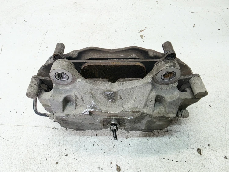ZACISK HAMULCOWY PRAWY PRZÓD AUDI A4 B9 A5 8W 8W06DF 972