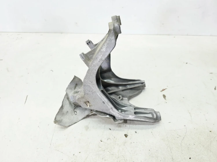 MOCOWANIE ŁAPA SILNIKA PRAWA AUDI A4 B9 A5 8W 2.0 TFSI 4M0199308BL
