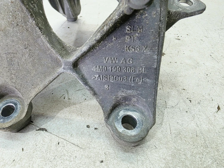 MOCOWANIE ŁAPA SILNIKA PRAWA AUDI A4 B9 A5 8W 2.0 TFSI 4M0199308BL