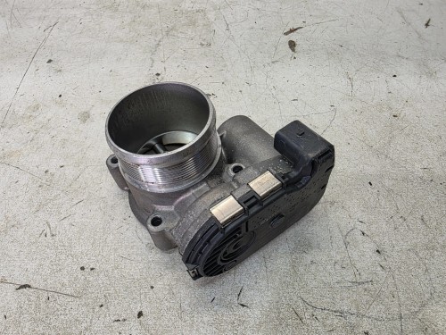 PRZEPUSTNICA AUDI A4 B9 A4 Q5 VOLKSWAGEN SEAT SKODA 2.0 TFSI 06K133062AS