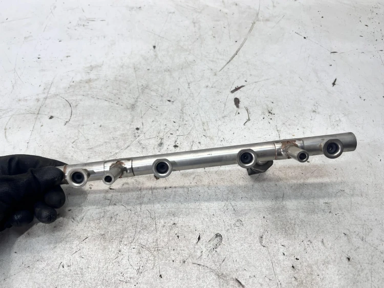 LISTWA WTRYSKOWA AUDI VOLKSWAGEN SEAT SKODA 2.0 TFSI TSI 06K133317AB