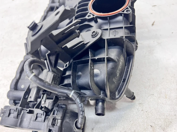 KOLEKTOR SSĄCY AUDI A4 B9 A5 VW SEAT SKODA 2.0 TFSI 06L133201FA