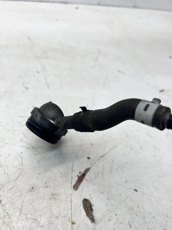 RURKA PRZEWÓD WĄŻ WODY AUDI A4 B9 A5 Q5 FY 2.0 TFSI 06L121081AD