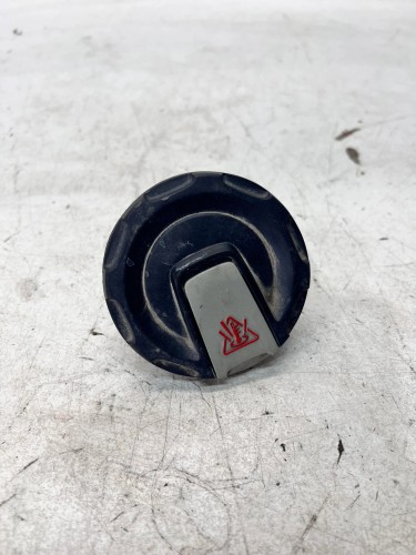 KOREK ZBIORNIKA WYRÓWNAWCZEGO AUDI VW SEAT SKODA 4M0121321K