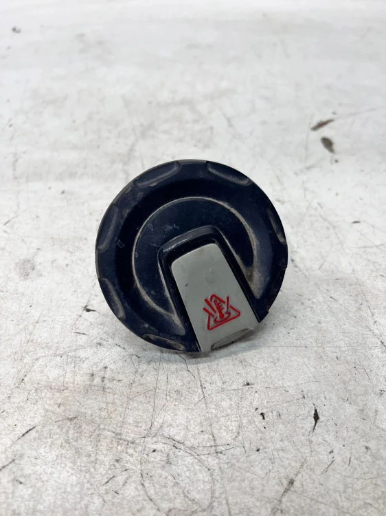 KOREK ZBIORNIKA WYRÓWNAWCZEGO AUDI VW SEAT SKODA 4M0121321K