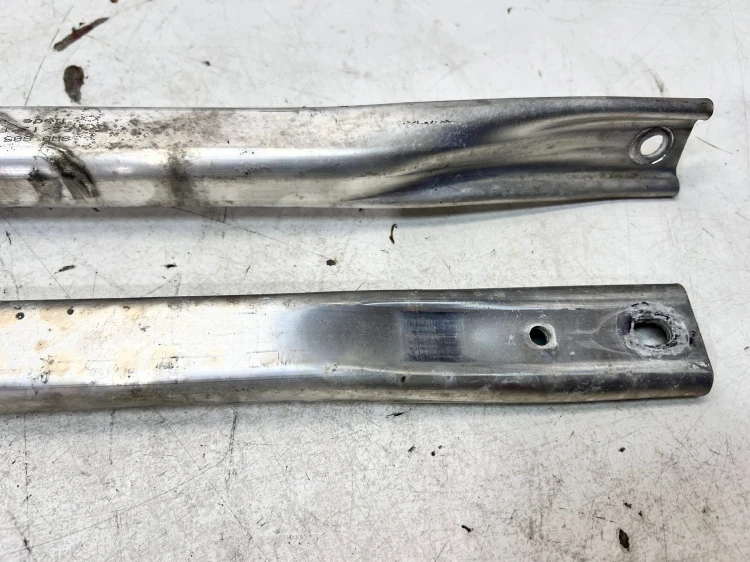 ROZPURKA WSPORNIK AUDI A4 B9 8W0805646B 8W0805645B