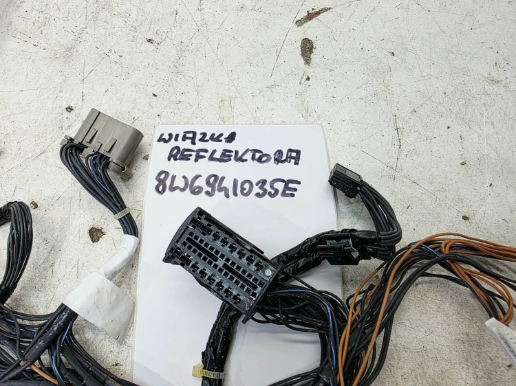 WIĄZKA REFLEKTORA LED MATRIX BEAM LEWA AUDI A4 B9 8W6941035E