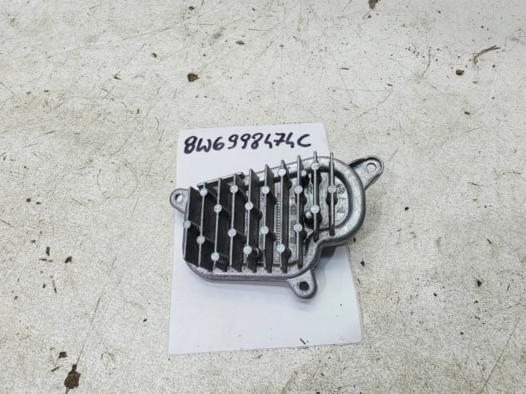 DIODA ŚWIETLNA Z RADIATOREM LED PRAWA AUDI A5 8W 1408000240 8W6998474C
