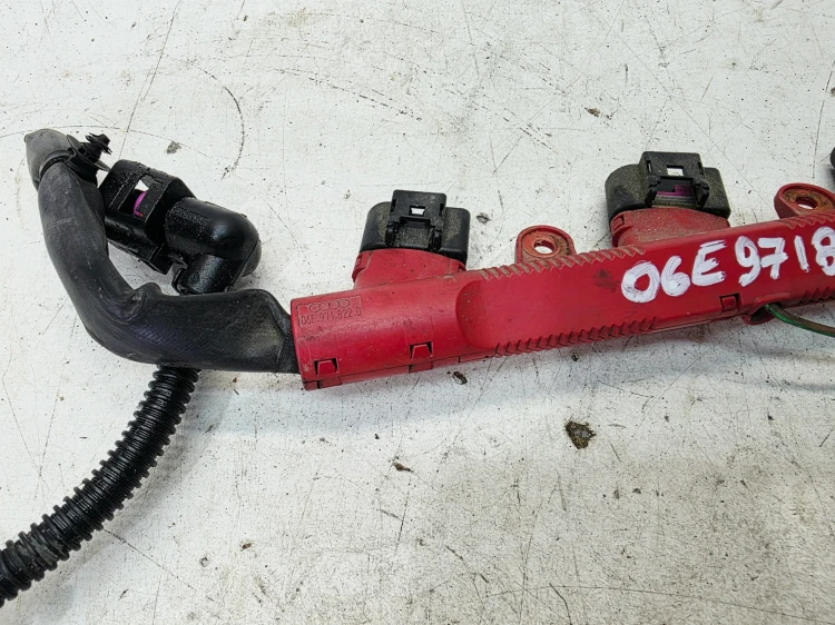 WIĄZKA CEWEK ZAWORÓW AUDI A4 B8 A5 8T A6 C7 3.0 TFSI 06E971822D