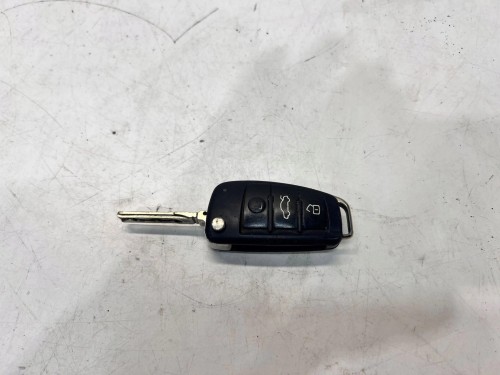 KLUCZYK PILOT SCYZORYK AUDI A6 C6 4F0837220R 3/25