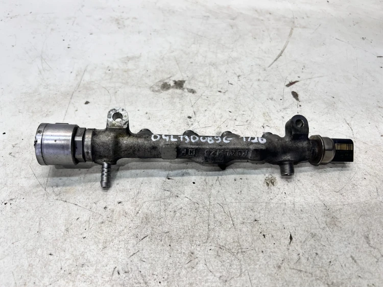 LISTWA WTRYSKOWA AUDI VOLKSWAGEN SEAT SKODA 2.0 TDI 04L130089G 04L906054