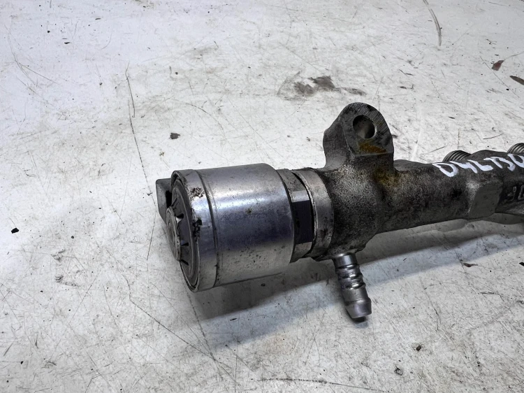 LISTWA WTRYSKOWA AUDI VOLKSWAGEN SEAT SKODA 2.0 TDI 04L130089G 04L906054