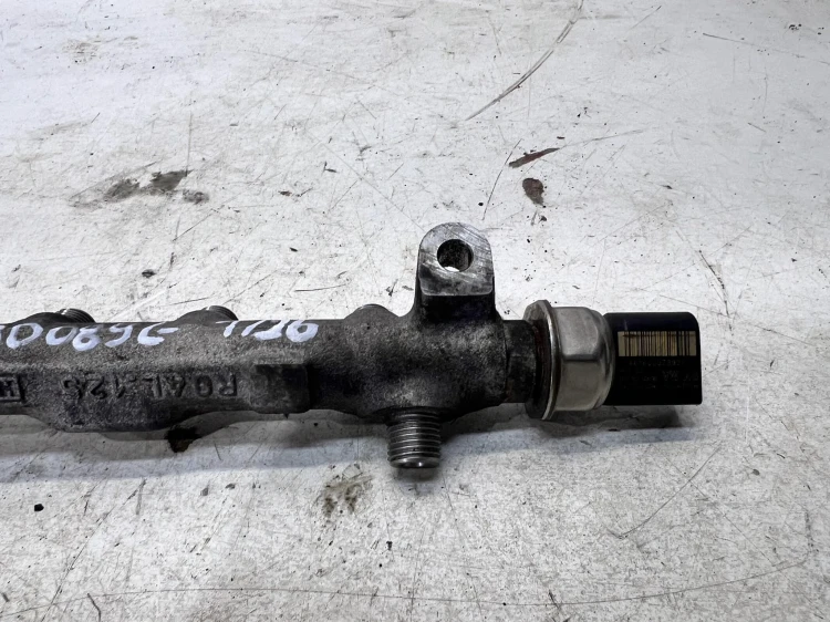 LISTWA WTRYSKOWA AUDI VOLKSWAGEN SEAT SKODA 2.0 TDI 04L130089G 04L906054