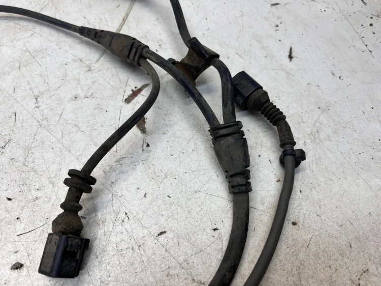 WIĄZKA ZACISKU KOŁA LEWY TYŁ AUDI A6 C6 4F0972253R