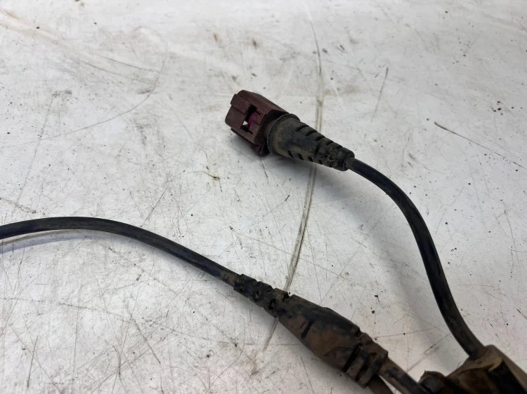 WIĄZKA ZACISKU KOŁA LEWY TYŁ AUDI A6 C6 4F0972253R