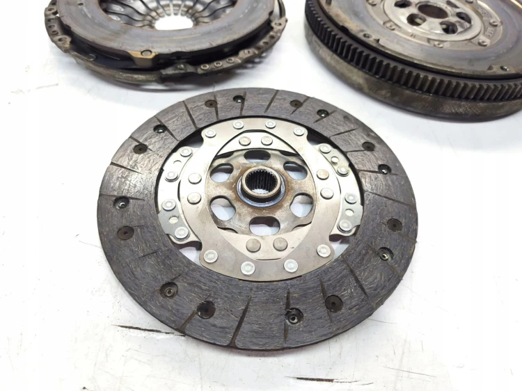 KOŁO DWUMASOWE DWUMAS AUDI VOLKSWAGEN SEAT SKODA 1.6 TDI 03L105266BT
