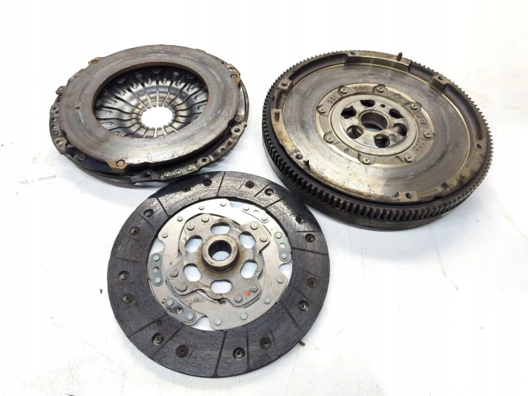 KOŁO DWUMASOWE DWUMAS AUDI VOLKSWAGEN SEAT SKODA 1.6 TDI 03L105266BT