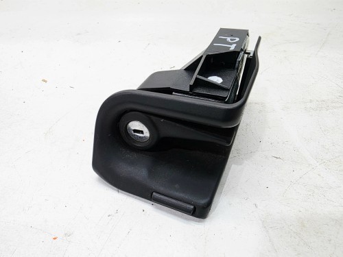 ZAMEK KANAPY PRAWY TYŁ AUDI AUDI A4 B7 A6 C6 4B0885734C