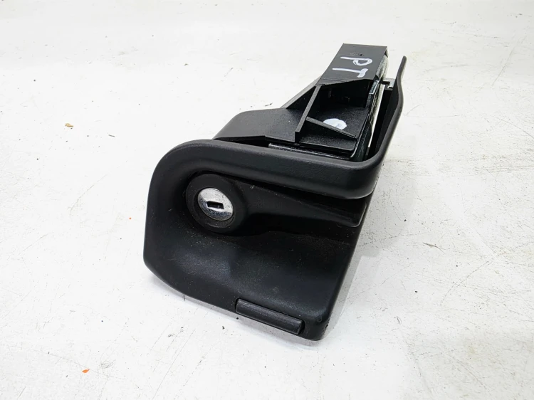 ZAMEK KANAPY PRAWY TYŁ AUDI AUDI A4 B7 A6 C6 4B0885734C