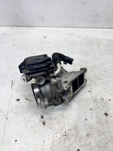 PRZEPUSTNICA KLAPA GASZĄCA AUDI A3 8V VW SEAT SKODA 2.0 TDI 04L128063AA