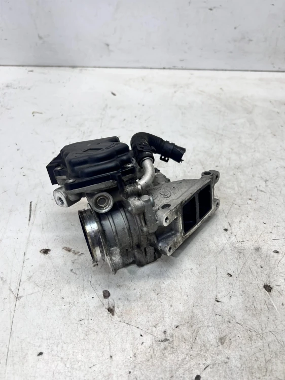 PRZEPUSTNICA KLAPA GASZĄCA AUDI A3 8V VW SEAT SKODA 2.0 TDI 04L128063AA