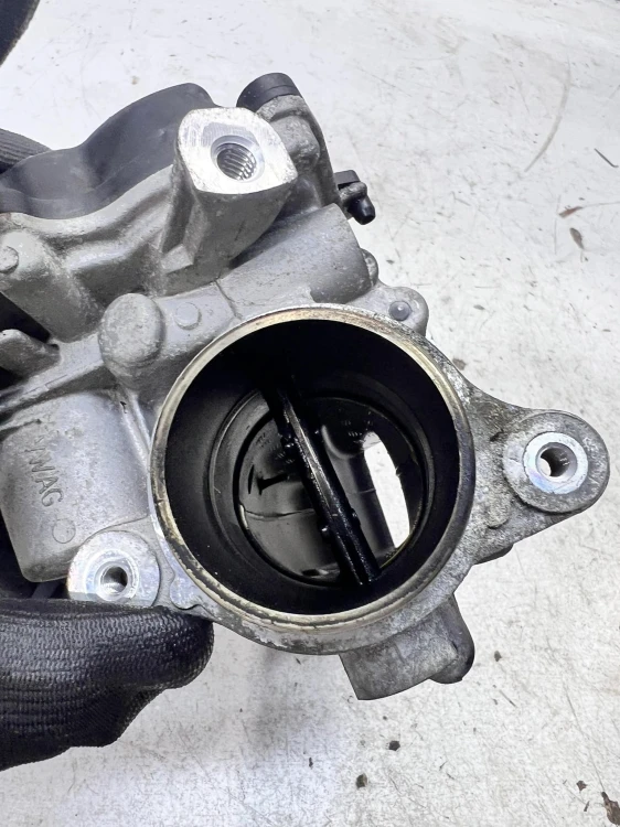PRZEPUSTNICA KLAPA GASZĄCA AUDI A3 8V VW SEAT SKODA 2.0 TDI 04L128063AA