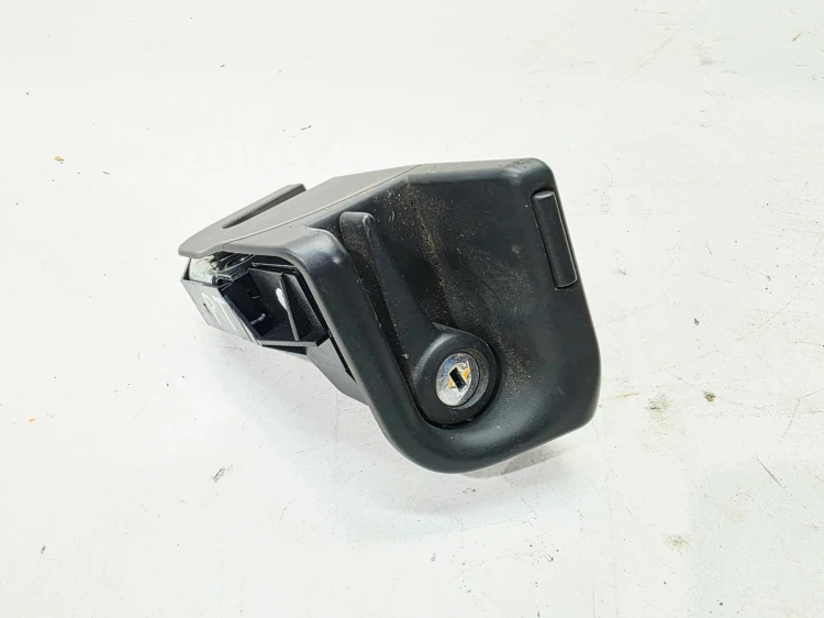 ZAMEK KANAPY PRAWY TYŁ AUDI AUDI A4 B7 A6 C6 4B0885734C