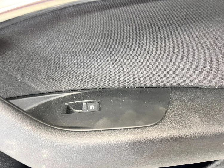 BOCZEK DRZWI PRAWY PRZÓD AUDI A6 C8 4K1867106B QQ2