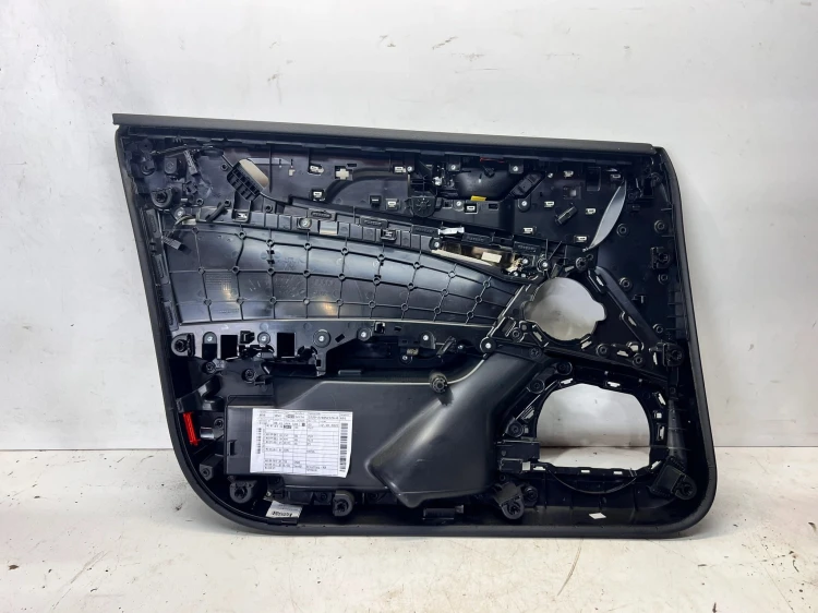 BOCZEK DRZWI PRAWY PRZÓD AUDI A6 C8 4K1867106B QQ2
