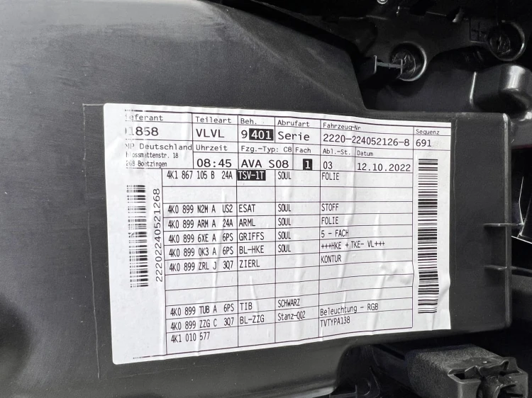 BOCZEK DRZWI LEWY PRZÓD AUDI A6 C8 4K1867105B QQ2