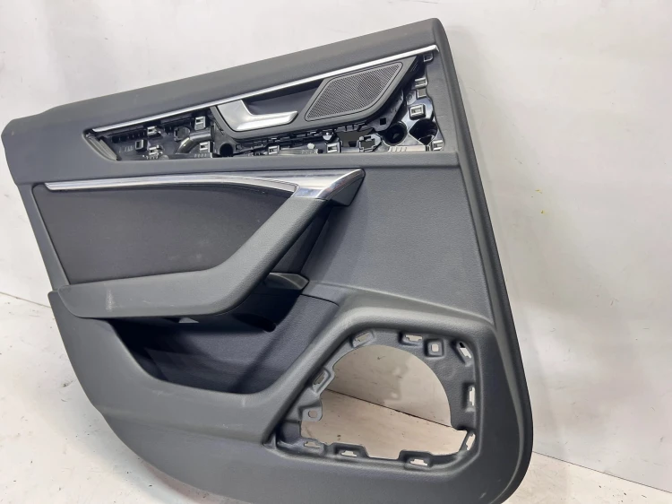 BOCZEK DRZWI LEWY TYŁ AUDI A6 C8 4K0867305E QQ2