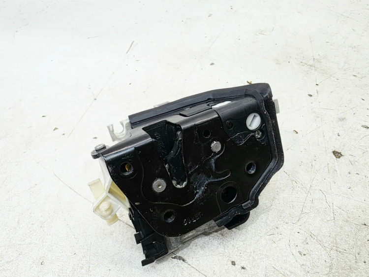 ZAMEK DRZWI PRAWY PRZÓD AUDI A1 8X A3 8V A4 B9 A5 8W 8X1837016B 6 PIN