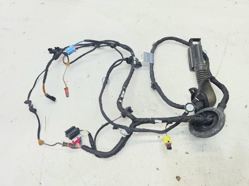 WIĄZKA INSTALACJA DRZWI KEYLESS PRAWY PRZÓD AUDI A5 8W SPORTBAC 8W8971030AA