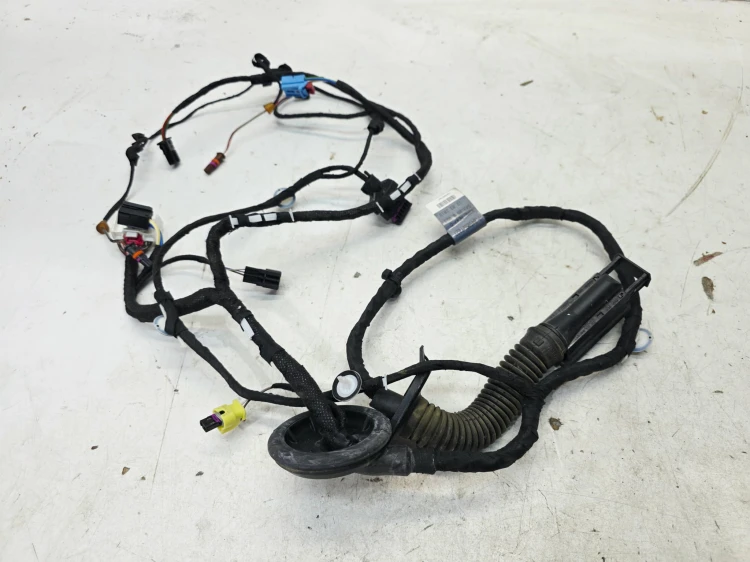 WIĄZKA INSTALACJA DRZWI KEYLESS PRAWY PRZÓD AUDI A5 8W SPORTBAC 8W8971030AA