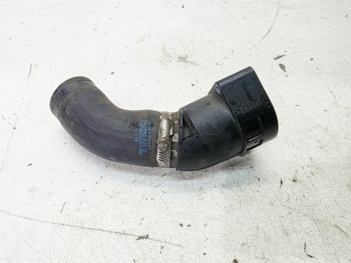 RURA TURBO INTERCOOLERA AUDI VOLKSWAGEN SEAT 2.0 TDI 04L131111Q 04L145828G