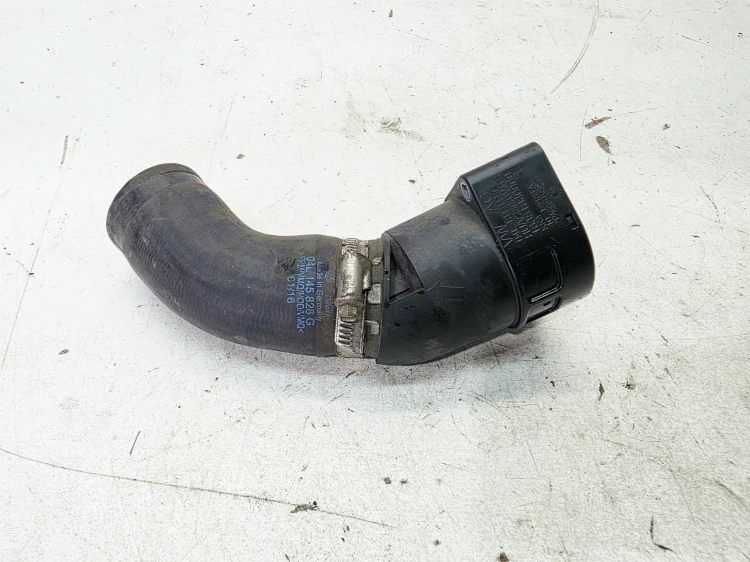 RURA TURBO INTERCOOLERA AUDI VOLKSWAGEN SEAT 2.0 TDI 04L131111Q 04L145828G