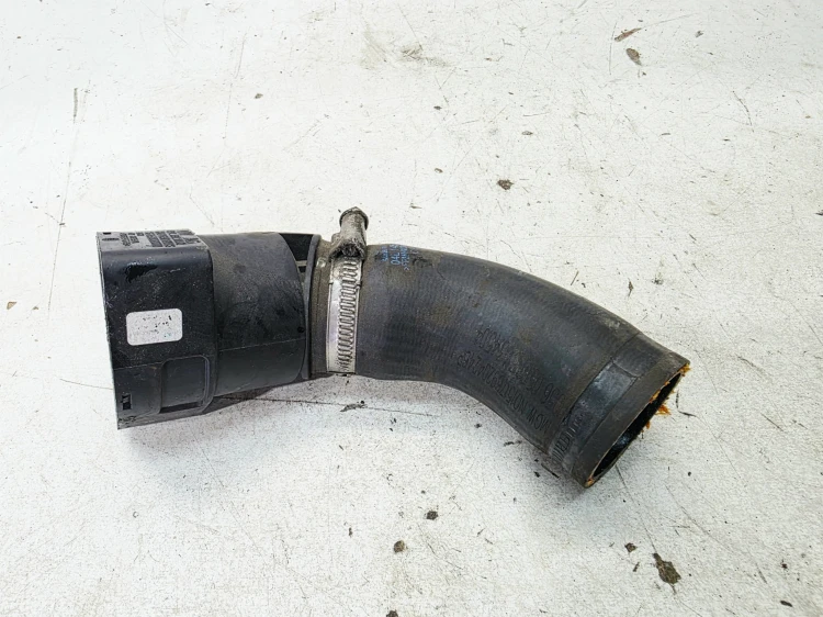 RURA TURBO INTERCOOLERA AUDI VOLKSWAGEN SEAT 2.0 TDI 04L131111Q 04L145828G