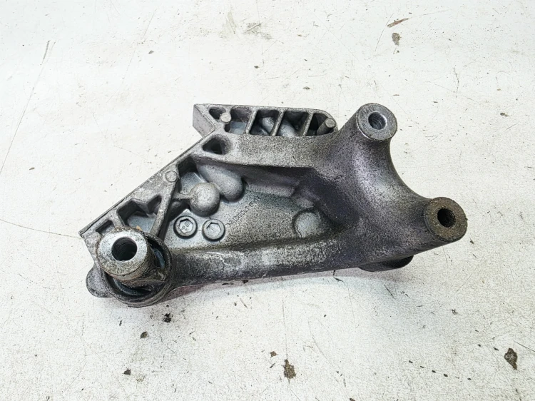 ŁAPA UCHWYT MOCOWANIE SILNIKA AUDI VOLKSWAGEN SEAT SKODA 04L199207